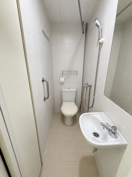 Rio Vista, 10 Upper Serangoon View, 3 Bedrooms, 1,249 sqft, Condominium For Sale, by Pey Si Ya, 500221350 - Bathroom - PropertyGuru.com.sg