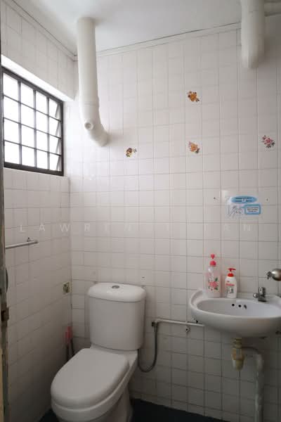 292 Yishun Street 22, YISHUN STREET 22, 1,485 sqft, Shop / Shophouse For Rent, by Lawrence Tan, 500221353 - Bathroom - CommercialGuru.com.sg