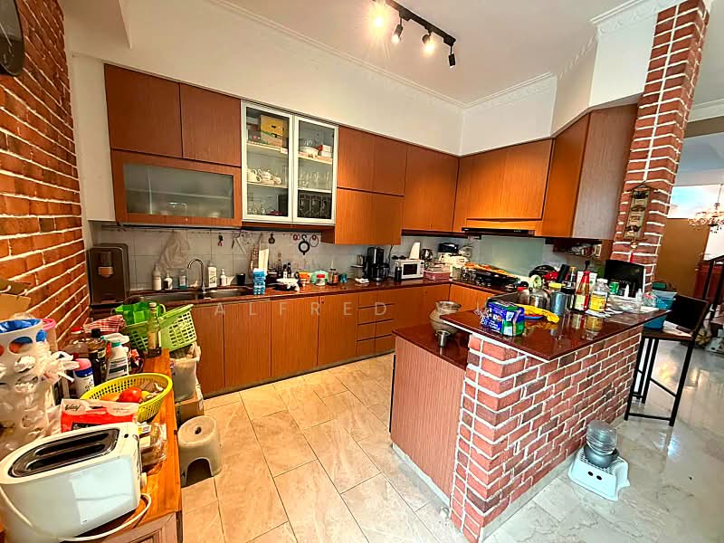 Rare Rebuild-Ready Inter-Terrace at Holland Grove Road, , 4 Bedrooms, 2,740 sqft, Terraced House For Sale, by Alfred Wu, 500221365 - Kitchen - PropertyGuru.com.sg