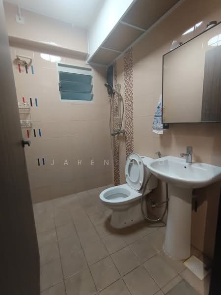 886B Woodlands Drive 50, 886B Woodlands Drive 50, 2 Bedrooms, 721 sqft, HDB Flat For Rent, by Jaren Hoo, 500221370 - Bathroom - PropertyGuru.com.sg