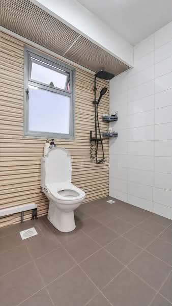 442C Bukit Batok West Avenue 8, 442C Bukit Batok West Avenue 8, 3 Bedrooms, 990 sqft, HDB Flat For Sale, by Kamarul Realtor, 500221372 - Bathroom - PropertyGuru.com.sg