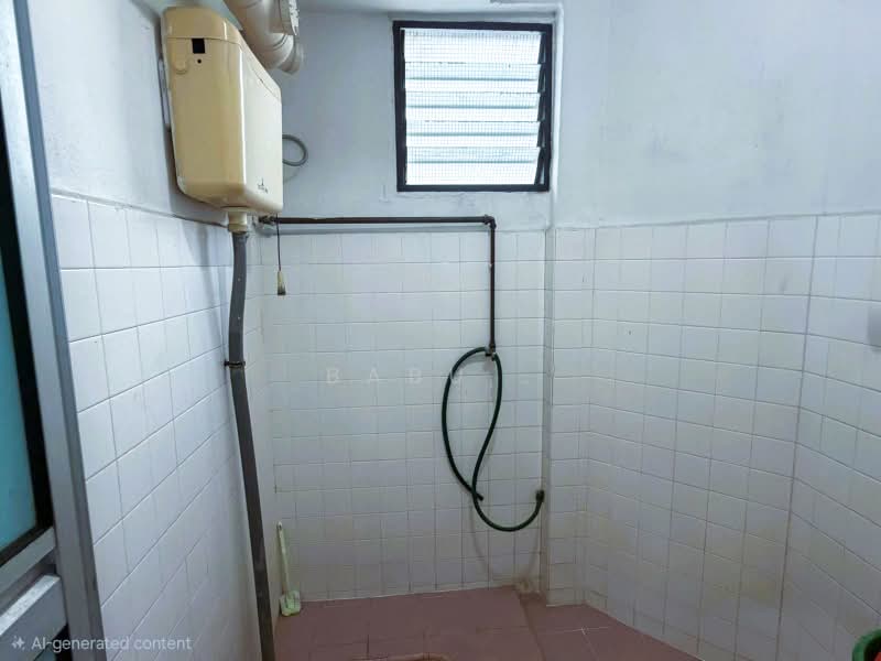 304 Jurong East Street 32, 304 Jurong East Street 32, 2 Bedrooms, 720 sqft, HDB Flat For Sale, by Babu ., 500221375 - Bathroom - PropertyGuru.com.sg