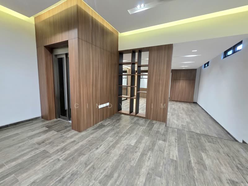 Jalan Jarak, Jalan Jarak, 6 Bedrooms, 5,255 sqft, Semi-Detached House For Sale, by Cindy Sim, 500221381 - Basement lift lobby - PropertyGuru.com.sg