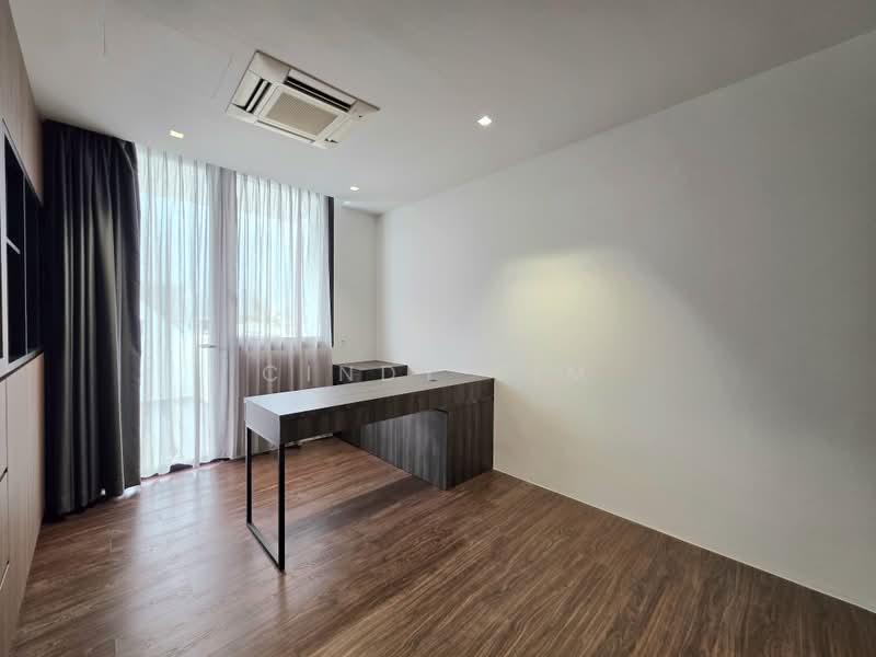 Jalan Jarak, Jalan Jarak, 6 Bedrooms, 5,255 sqft, Semi-Detached House For Sale, by Cindy Sim, 500221381 - Master room - Study & walk-in wardrobe  - PropertyGuru.com.sg