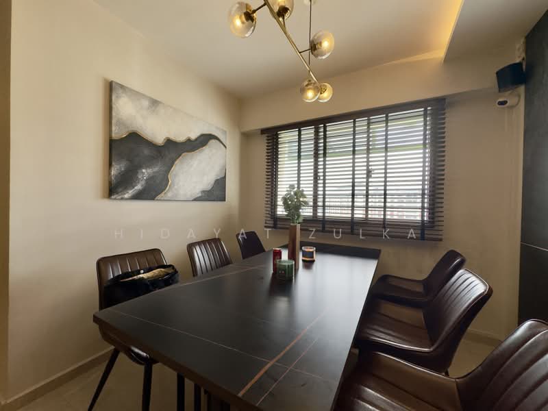 305 Canberra Road, 305 Canberra Road, 3 Bedrooms, 1,517 sqft, HDB Flat For Sale, by Hidayat Zulka, 500221382 - Dining Room - PropertyGuru.com.sg