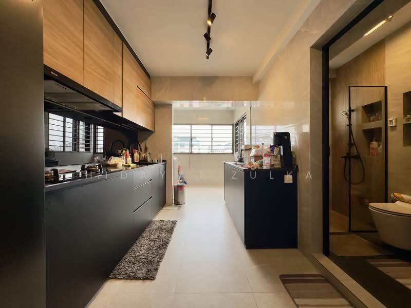 305 Canberra Road, 305 Canberra Road, 3 Bedrooms, 1,517 sqft, HDB Flat For Sale, by Hidayat Zulka, 500221382 - Kitchen - PropertyGuru.com.sg