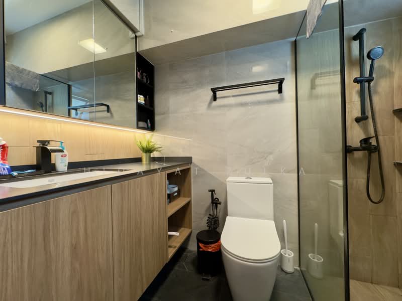 305 Canberra Road, 305 Canberra Road, 3 Bedrooms, 1,517 sqft, HDB Flat For Sale, by Hidayat Zulka, 500221382 - Master Bathroom - PropertyGuru.com.sg