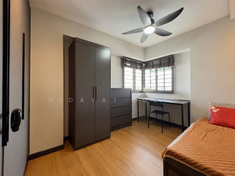 305 Canberra Road, 305 Canberra Road, 3 Bedrooms, 1,517 sqft, HDB Flat For Sale, by Hidayat Zulka, 500221382 - Bedroom - PropertyGuru.com.sg