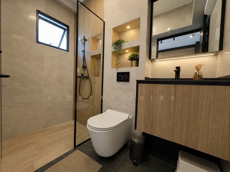 305 Canberra Road, 305 Canberra Road, 3 Bedrooms, 1,517 sqft, HDB Flat For Sale, by Hidayat Zulka, 500221382 - Common Bathroom - PropertyGuru.com.sg