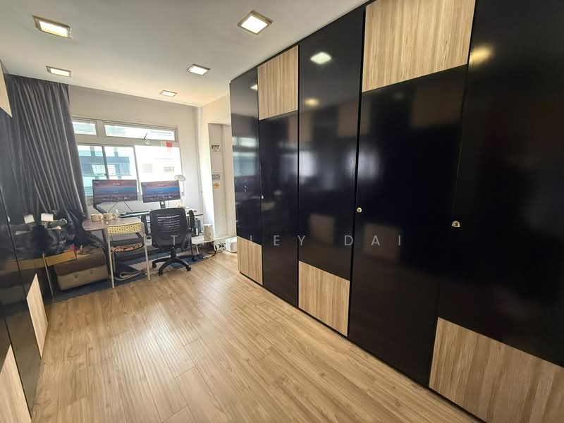 493D Tampines Street 43, 493D Tampines Street 43, 4 Bedrooms, 1,335 sqft, HDB Flat For Sale, by Stanley Dai, 500221384 - Study - PropertyGuru.com.sg