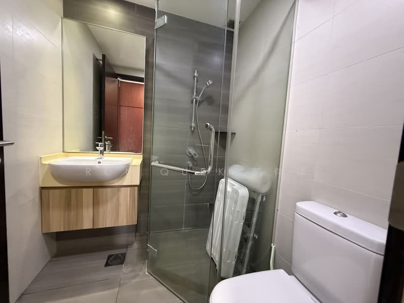 NottingHill Suites, 29A Toh Tuck Road, 2 Bedrooms, 581 sqft, Apartment For Sale, by Ron Quek 郭伟洋, 500221390 - Bathroom - PropertyGuru.com.sg