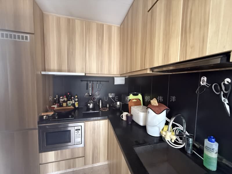NottingHill Suites, 29A Toh Tuck Road, 2 Bedrooms, 581 sqft, Apartment For Sale, by Ron Quek 郭伟洋, 500221390 - Kitchen - PropertyGuru.com.sg