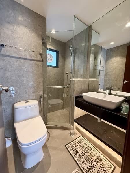 Regentville, 2 Hougang Street 92, 3 Bedrooms, 1,152 sqft, Condominium For Rent, by Liza Huang, 500221395 - Bathroom - PropertyGuru.com.sg