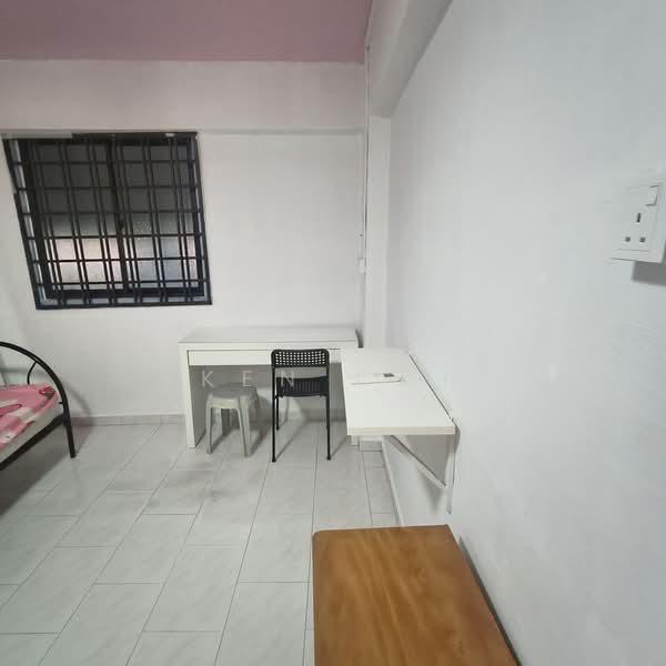 302 Jurong East Street 32, 302 Jurong East Street 32, Room Rental, 110 sqft, HDB Flat For Rent, by Ken Cai, 500221398 - Bedroom - PropertyGuru.com.sg