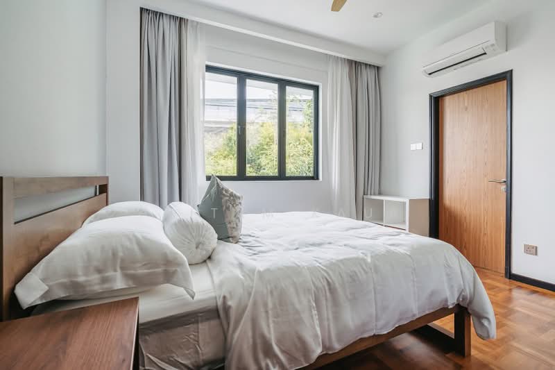 Namly Drive, , 6 Bedrooms, 3,500 sqft, Semi-Detached House For Sale, by Pritam Kaur, 500221399 - Bedroom 4 - PropertyGuru.com.sg