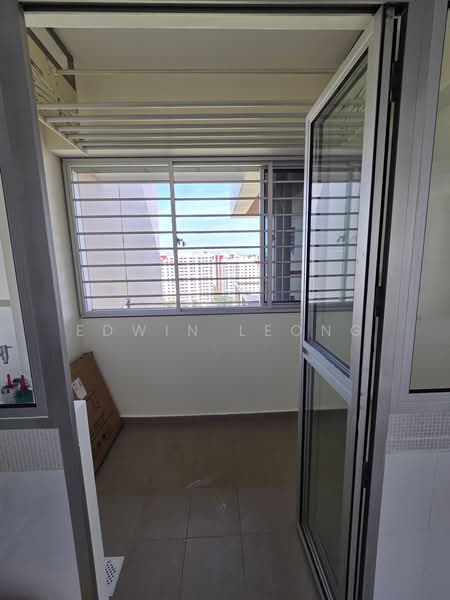 363B Sembawang Crescent, 363B Sembawang Crescent, 1 Bedroom, 731 sqft, HDB Flat For Rent, by Edwin Leong, 500221402 - Kitchen Yard - PropertyGuru.com.sg