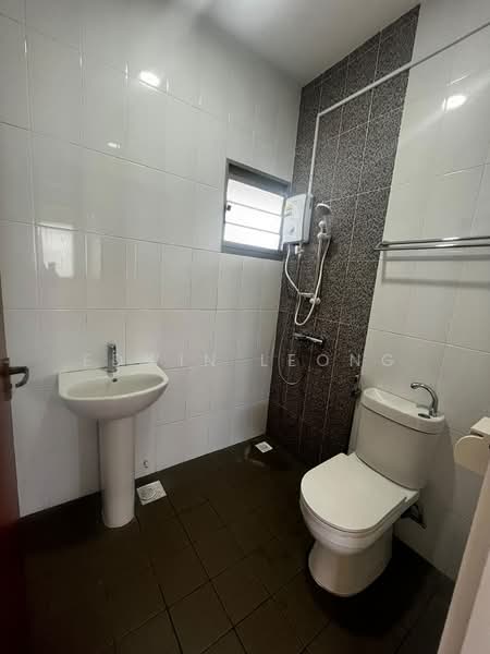 363B Sembawang Crescent, 363B Sembawang Crescent, 1 Bedroom, 731 sqft, HDB Flat For Rent, by Edwin Leong, 500221402 - Bathroom - PropertyGuru.com.sg