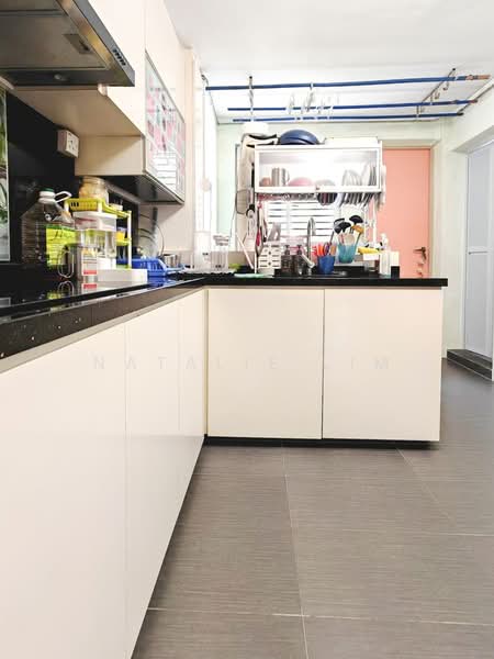 34 Bedok South Avenue 2, 34 Bedok South Avenue 2, 3 Bedrooms, 968 sqft, HDB Flat For Sale, by Natalie Lim, 500221406 - Kitchen - PropertyGuru.com.sg