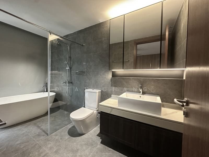 Seletar Hills Estate, Jalan Jarak, 6 Bedrooms, 5,300 sqft, Semi-Detached House For Sale, by Dyan Chang, 500221411 - Bathroom - PropertyGuru.com.sg