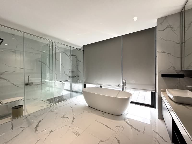Seletar Hills Estate, Jalan Jarak, 6 Bedrooms, 5,300 sqft, Semi-Detached House For Sale, by Dyan Chang, 500221411 - Bathroom - PropertyGuru.com.sg