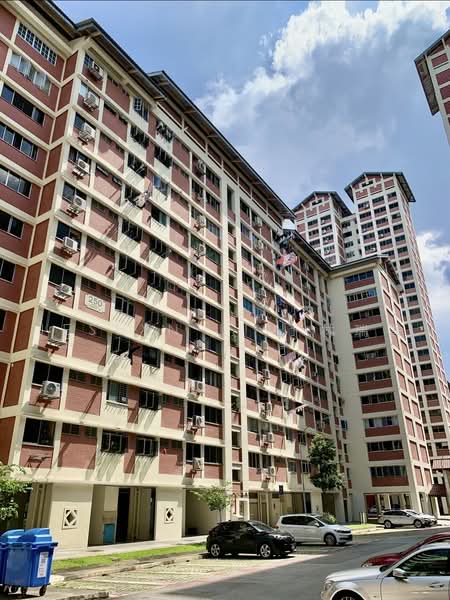 250 Bishan Street 22, 250 Bishan Street 22, 3 Bedrooms, 1,119 sqft, HDB Flat For Rent, by Jeslyn Lim 林瑞香, 500221419 - Exterior - PropertyGuru.com.sg