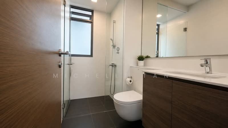 Double Bay Residences, 17B Simei Street 4, 2 Bedrooms, 1,001 sqft, Condominium For Sale, by Michelle Tan, 500221423 - Bathroom - PropertyGuru.com.sg