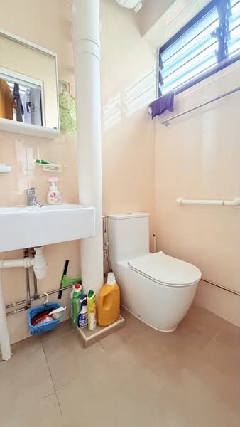 872 Yishun Street 81, 872 Yishun Street 81, Room Rental, 100 sqft, HDB Flat For Rent, by Annie Koh, 500221426 - Bathroom - PropertyGuru.com.sg