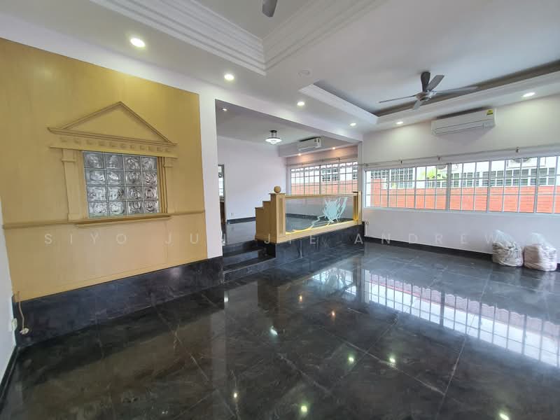 Hock Swee Hill, Begonia Drive, 5 Bedrooms, 3,200 sqft, Semi-Detached House For Rent, by Siyo Jun Jie Andrew, 500221433 - Living Room - PropertyGuru.com.sg