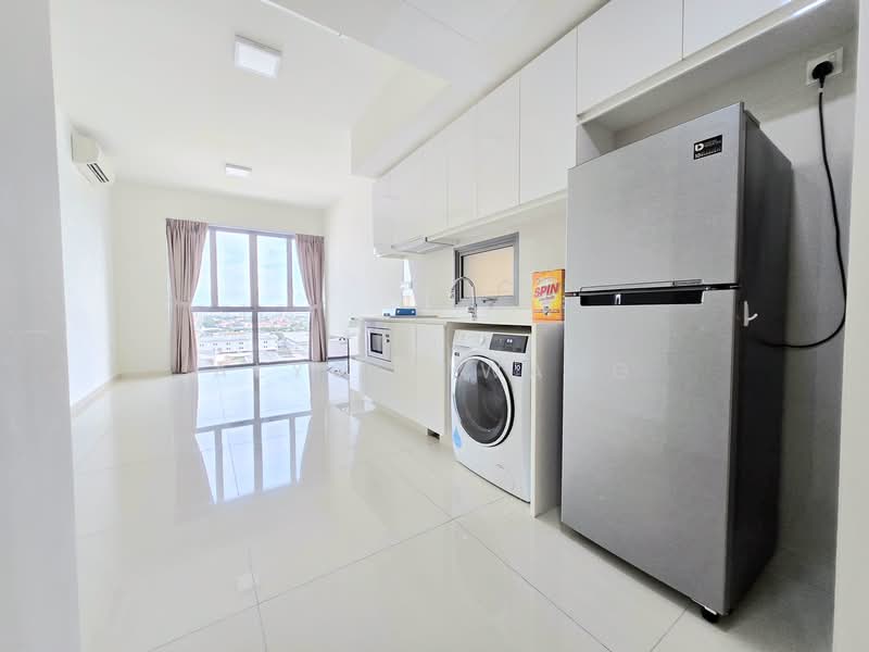 Bedok Residences, 14 Bedok North Drive, 2 Bedrooms, 592 sqft, Condominium For Sale, by Alycia Wang, 500221439 - Kitchen - PropertyGuru.com.sg