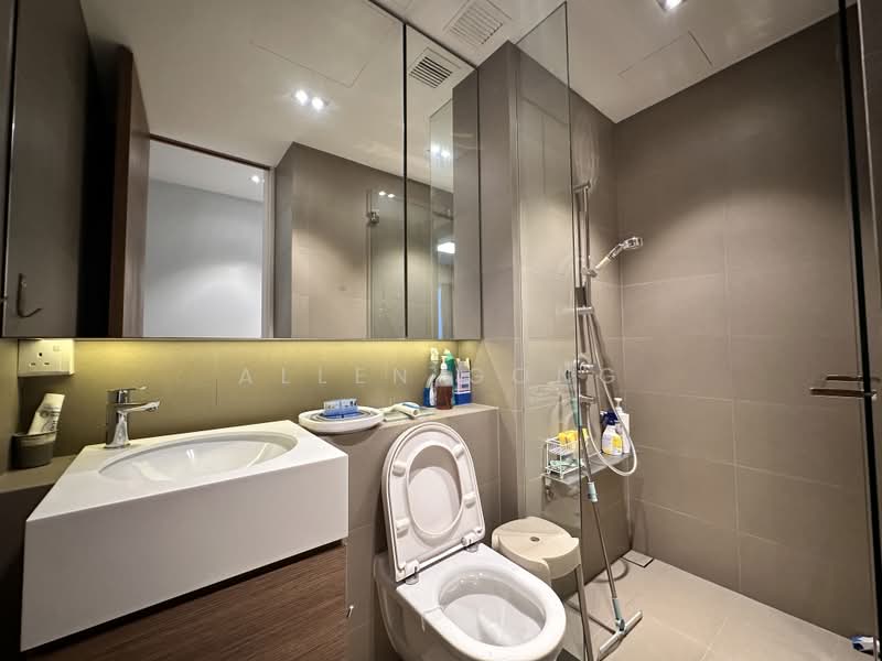 Echelon, 7 Alexandra View, 2 Bedrooms, 732 sqft, Condominium For Sale, by Allen Gong, 500221444 - Bathroom - PropertyGuru.com.sg