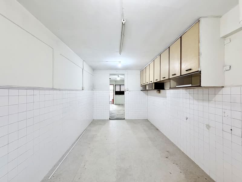 442 Clementi Avenue 3, 442 Clementi Avenue 3, 2 Bedrooms, 732 sqft, HDB Flat For Sale, by Sherlyn Neoh, 500221447 - Kitchen - PropertyGuru.com.sg