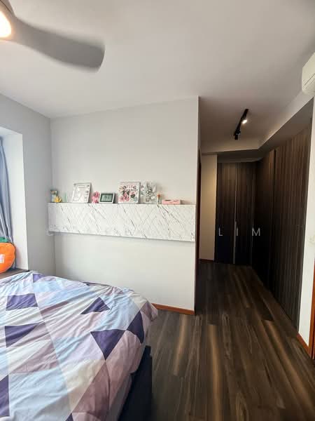 Mi Casa, 315 Choa Chu Kang Avenue 3, 3 Bedrooms, 1,302 sqft, Condominium For Sale, by Clarence Lim, 500221455 - Master Bedroom - PropertyGuru.com.sg