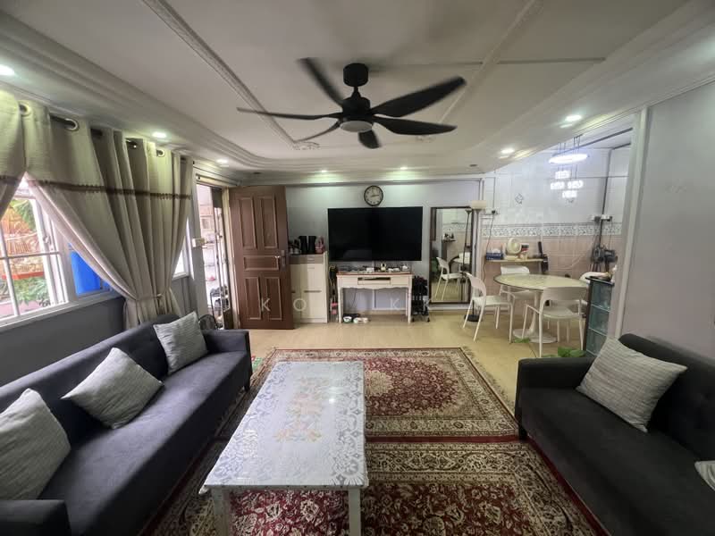 774 Yishun Avenue 3, 774 Yishun Avenue 3, 3 Bedrooms, 958 sqft, HDB Flat For Sale, by Koh KK, 500221462 - Living Room - PropertyGuru.com.sg
