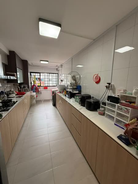 393 Yishun Avenue 6, 393 Yishun Avenue 6, 3 Bedrooms, 1,130 sqft, HDB Flat For Sale, by Raynard Lim, 500221465 - Kitchen - PropertyGuru.com.sg