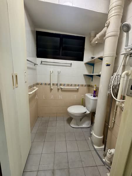 129 Ang Mo Kio Avenue 3, 129 Ang Mo Kio Avenue 3, Ang Mo Kio / Bishan / Thomson, 2 Bedrooms, 947 sqft, HDB Flat For Sale, by Alan Tan, 500221482 - Bathroom - PropertyGuru.com.sg