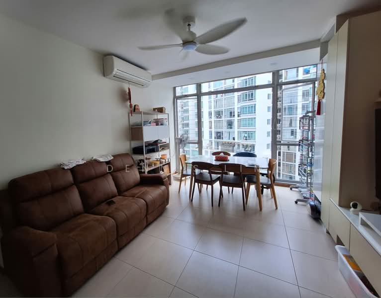 The Lakeshore, 33 Jurong West Street 41, 3 Bedrooms, 1,141 sqft, Condominium For Sale, by Dennis Lim, 500221484 - Living Room - PropertyGuru.com.sg