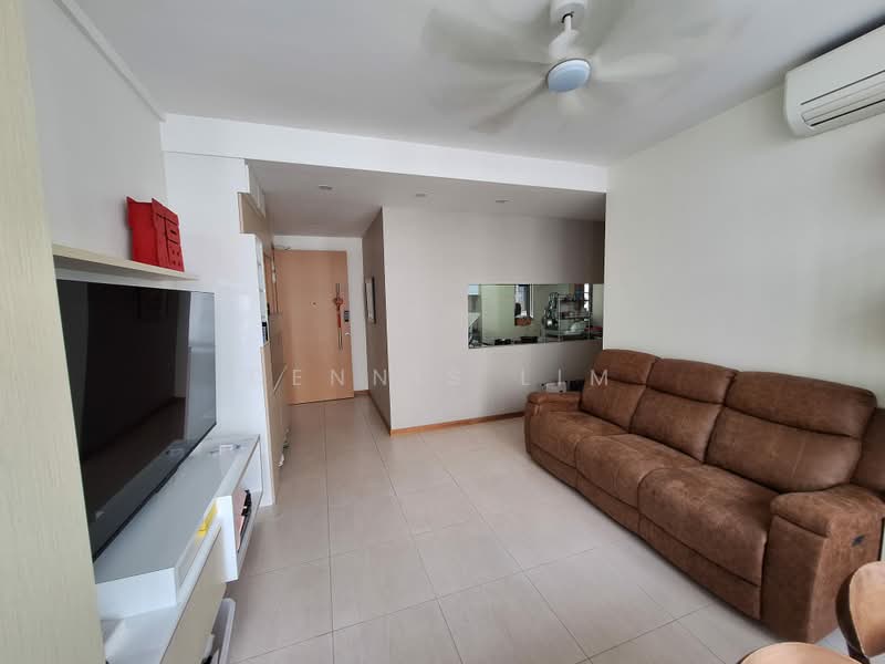 The Lakeshore, 33 Jurong West Street 41, 3 Bedrooms, 1,141 sqft, Condominium For Sale, by Dennis Lim, 500221484 - Living Room - PropertyGuru.com.sg