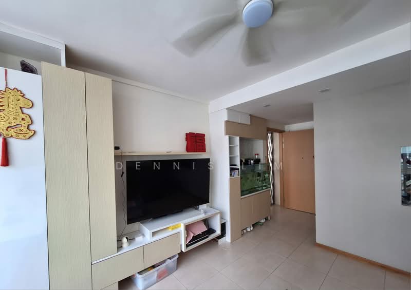 The Lakeshore, 33 Jurong West Street 41, 3 Bedrooms, 1,141 sqft, Condominium For Sale, by Dennis Lim, 500221484 - Living Room - PropertyGuru.com.sg