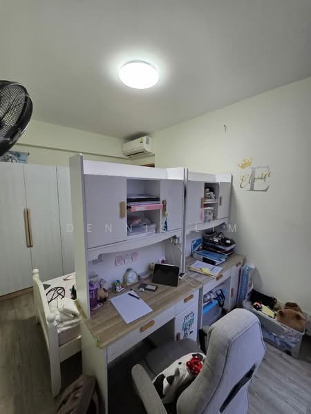 The Lakeshore, 33 Jurong West Street 41, 3 Bedrooms, 1,141 sqft, Condominium For Sale, by Dennis Lim, 500221484 - Bedroom - PropertyGuru.com.sg
