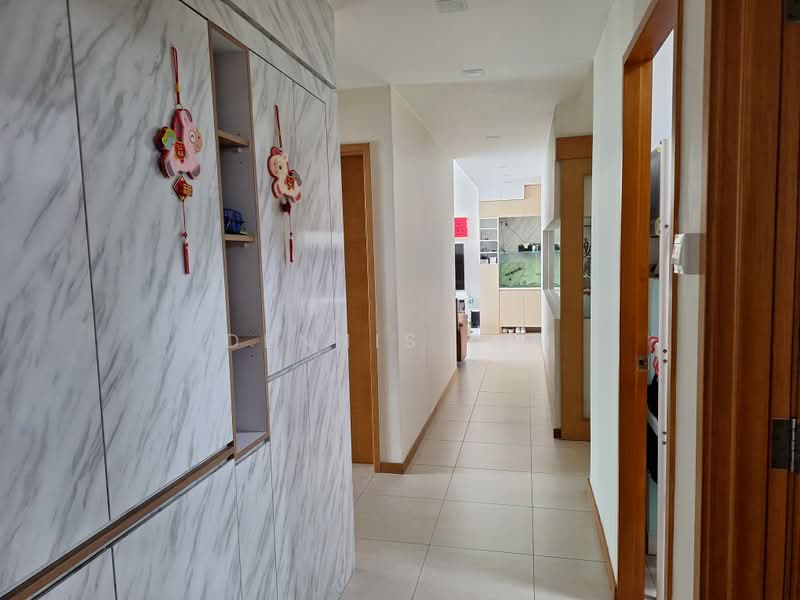 The Lakeshore, 33 Jurong West Street 41, 3 Bedrooms, 1,141 sqft, Condominium For Sale, by Dennis Lim, 500221484 - Corridor - PropertyGuru.com.sg