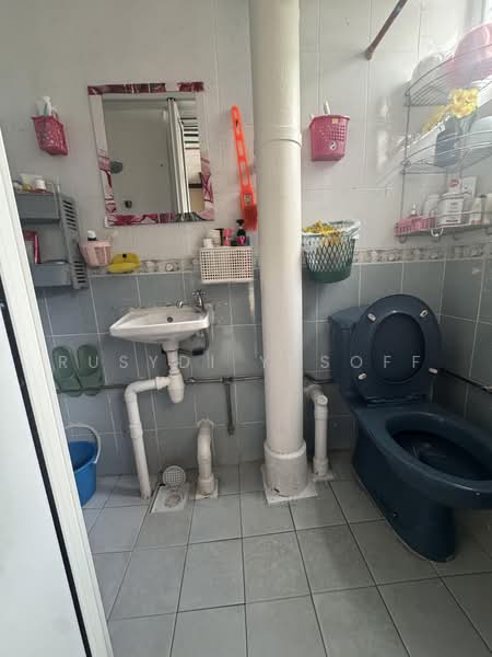 205 Marsiling Drive, 205 Marsiling Drive, 3 Bedrooms, 1,012 sqft, HDB Flat For Sale, by Rusydi Yusoff, 500221487 - Bathroom - PropertyGuru.com.sg