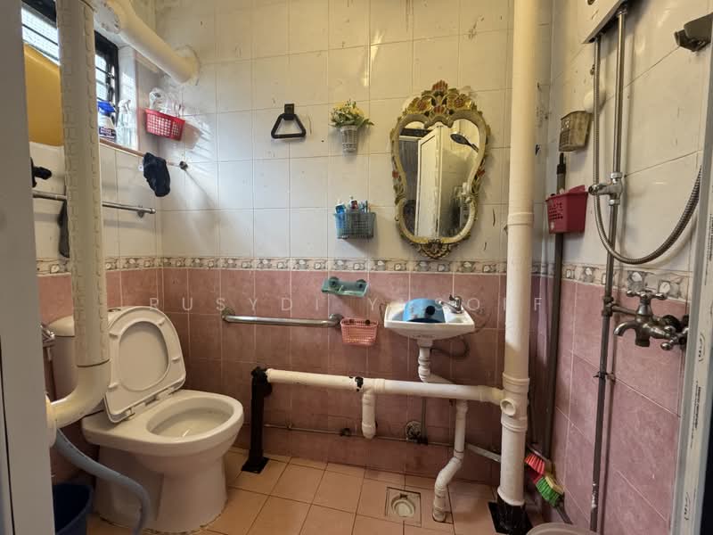 205 Marsiling Drive, 205 Marsiling Drive, 3 Bedrooms, 1,012 sqft, HDB Flat For Sale, by Rusydi Yusoff, 500221487 - Bathroom - PropertyGuru.com.sg
