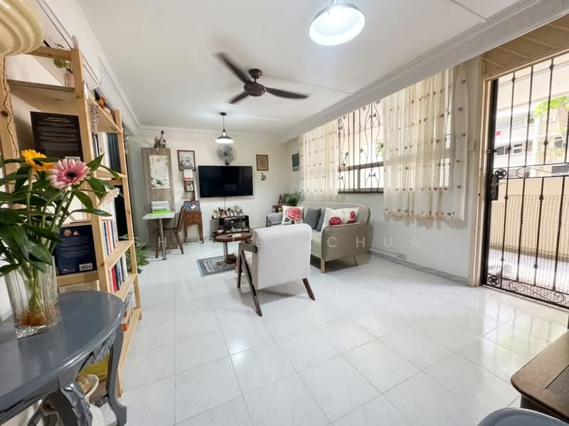 123 Bedok Reservoir Road, 123 Bedok Reservoir Road, 3 Bedrooms, 904 sqft, HDB Flat For Sale, by Shirley Chua, 500221491 - Living Room - PropertyGuru.com.sg
