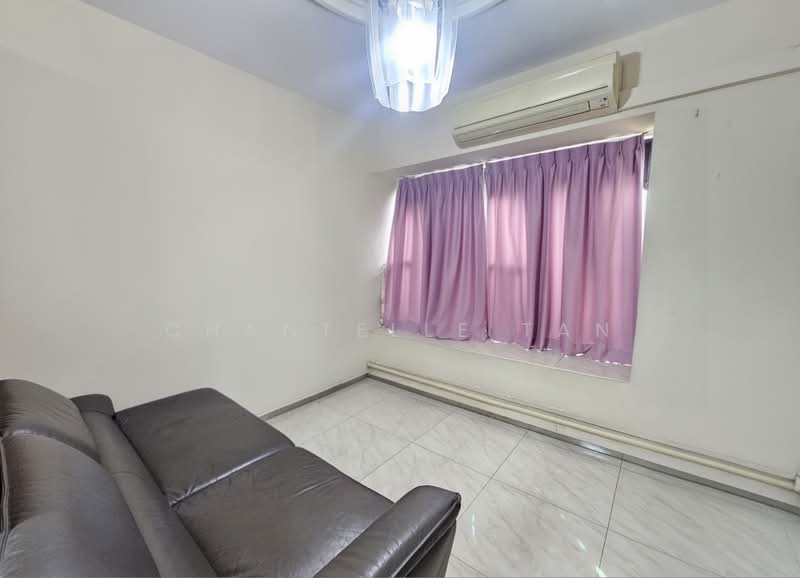 441B Clementi Avenue 3, 441B Clementi Avenue 3, 3 Bedrooms, 1,033 sqft, HDB Flat For Sale, by Chantelle Tan, 500221497 - Living Room - PropertyGuru.com.sg