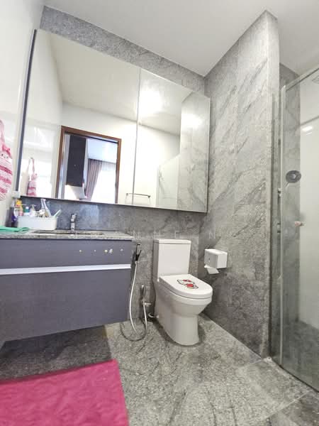 Eco Sanctuary, 63 Chestnut Avenue, 2 Bedrooms, 700 sqft, Condominium For Sale, by Joanne Ng, 500221498 - Master Bathroom - PropertyGuru.com.sg