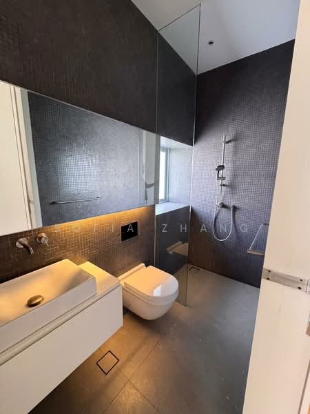 Designer Renovated Bungalow with Pool at Duchess Rd - 6B7B plus Helper room, Duchess Road, 6 Bedrooms, 6,000 sqft, Detached House For Rent, by Sofia Zhang, 500221505 - Bathroom - PropertyGuru.com.sg