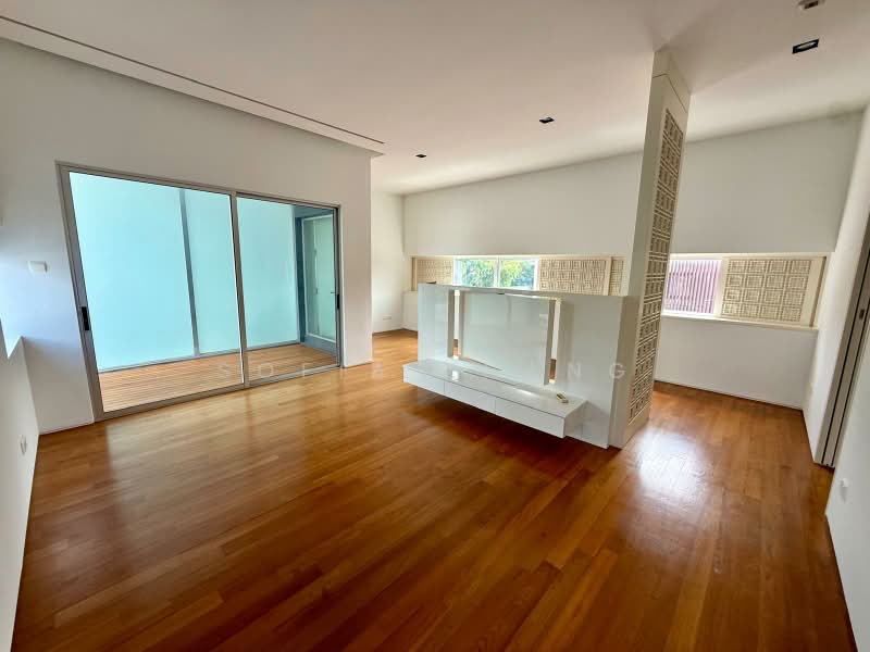 Designer Renovated Bungalow with Pool at Duchess Rd - 6B7B plus Helper room, Duchess Road, 6 Bedrooms, 6,000 sqft, Detached House For Rent, by Sofia Zhang, 500221505 - Master Room - PropertyGuru.com.sg