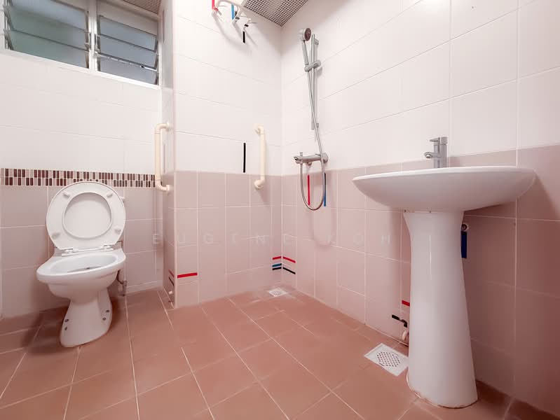 38C Bendemeer Road, 38C Bendemeer Road, 2 Bedrooms, 743 sqft, HDB Flat For Sale, by Eugene Koh, 500221508 - Common Bathroom - PropertyGuru.com.sg