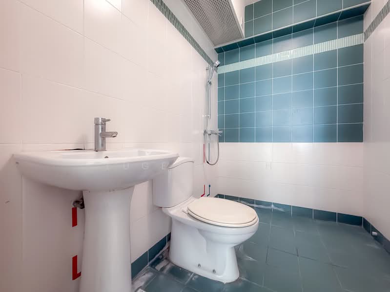 38C Bendemeer Road, 38C Bendemeer Road, 2 Bedrooms, 743 sqft, HDB Flat For Sale, by Eugene Koh, 500221508 - Master Bathroom - PropertyGuru.com.sg