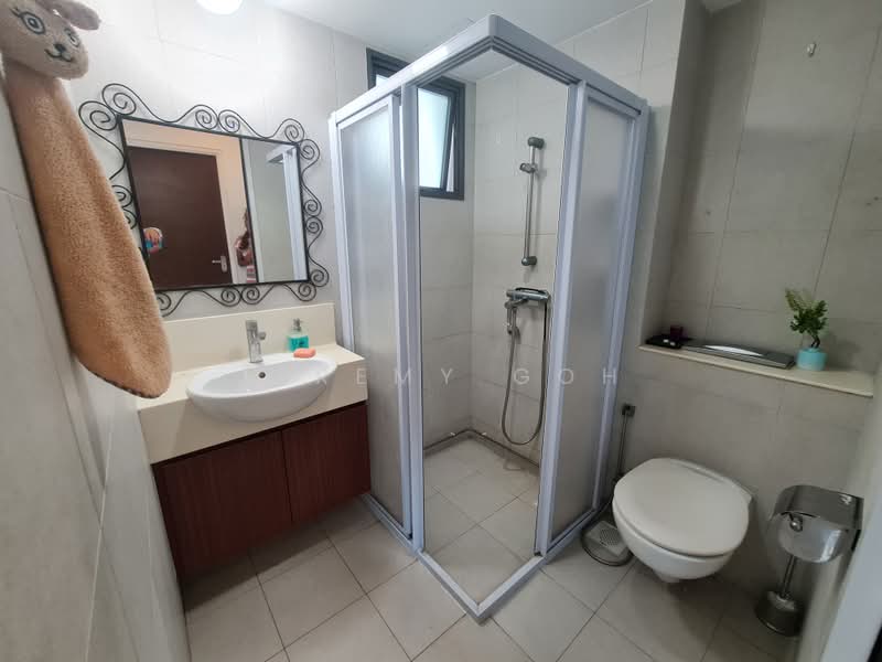 Pinnacle @ Duxton, 1A Cantonment Road, 3 Bedrooms, 1,012 sqft, HDB Flat For Sale, by Jeremy Goh, 500221513 - Bathroom - PropertyGuru.com.sg